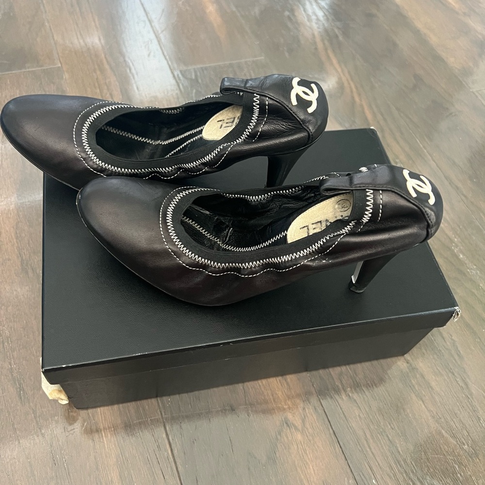 Chanel spirit stretch heels